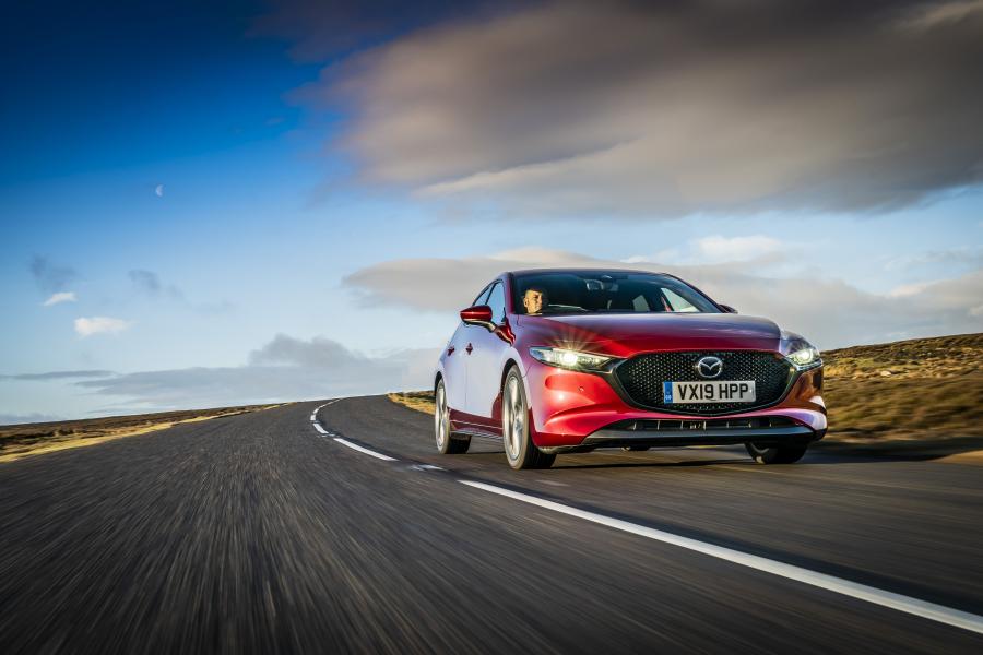  Mazda3 Skyactiv-G Sport Lux Hatchback 2019 года  (UK) (фото 36 из 91)